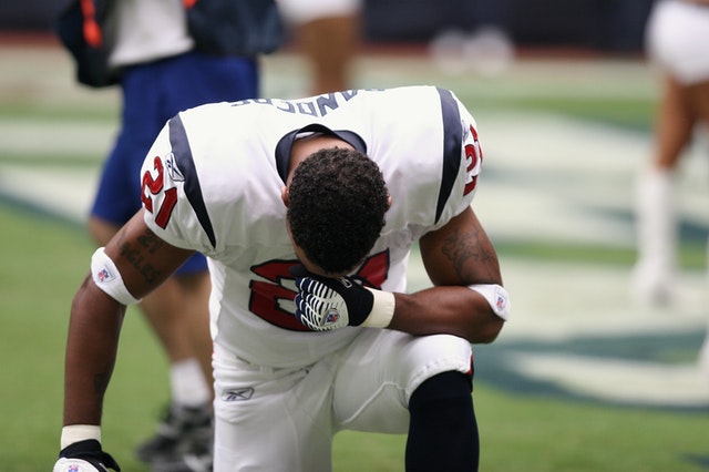 Pro football players overcome their fears of performance anxiety